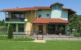 Pri Orehite Guesthouse